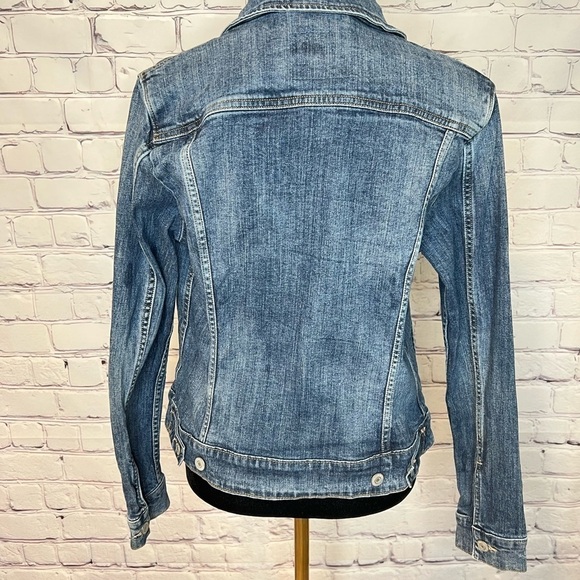 LEVIS DENIM JEAN JACKET MEDUIM TO LIGHT WASH SIZE SMALL - Picture 9 of 12